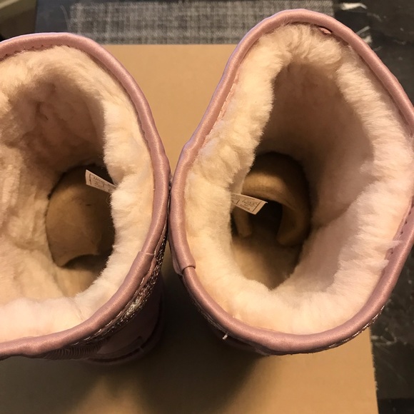 Like new UGG boots / worn once / warm /soft/ ❤️❤️ - Picture 6 of 7